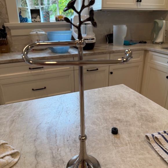 Michael Aram Black Orchid towel stand - Picture 4 of 4